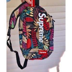 “Supreme” backpack/crossbody
